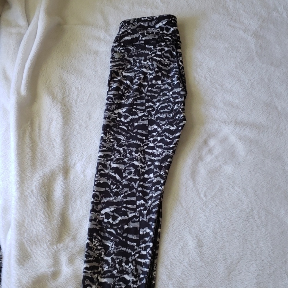 Fabletics - Picture 3 of 3